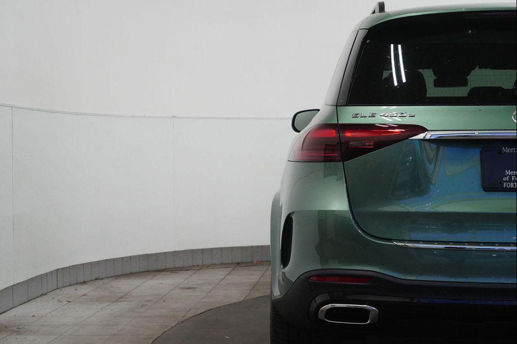new 2026 Mercedes-Benz GLE 450e car