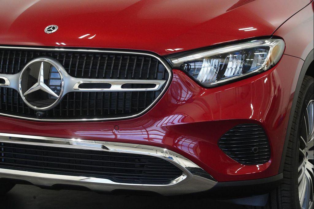 new 2026 Mercedes-Benz GLC 300 car, priced at $61,185