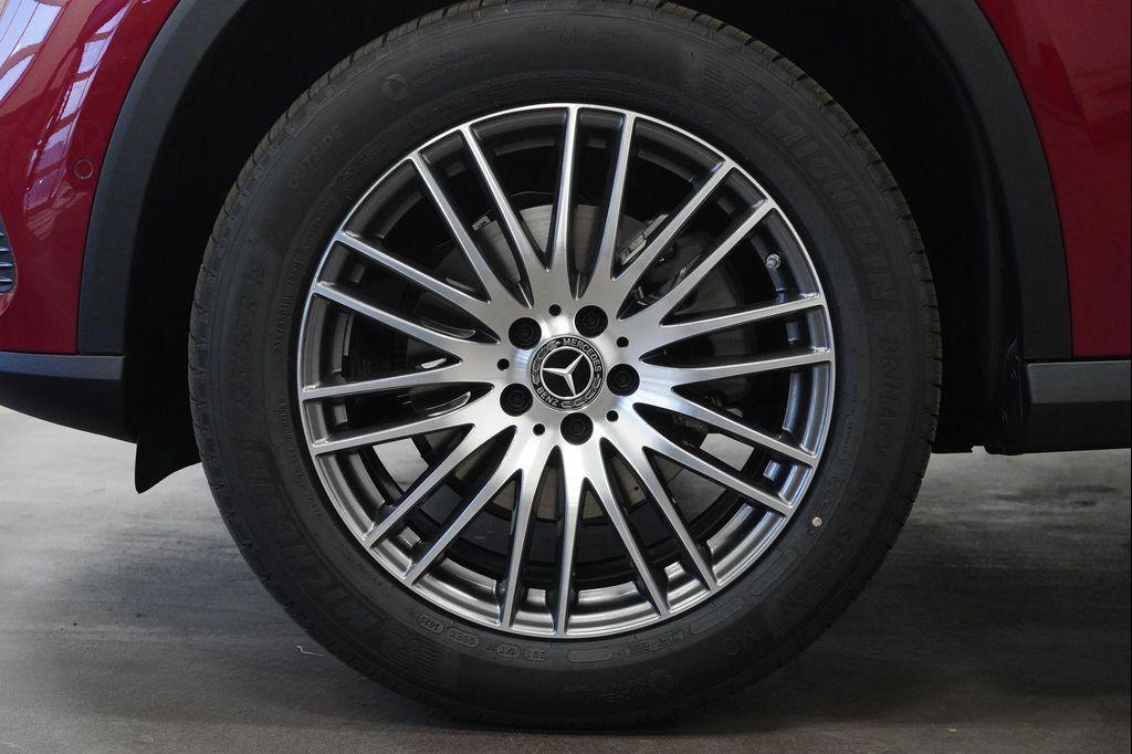 new 2026 Mercedes-Benz GLC 300 car, priced at $61,185