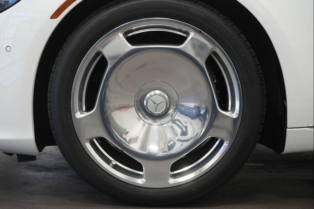 new 2026 Mercedes-Benz Maybach S 580 car, priced at $237,285