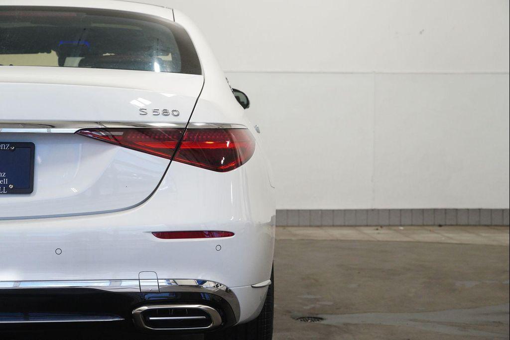 new 2026 Mercedes-Benz Maybach S 580 car, priced at $237,285