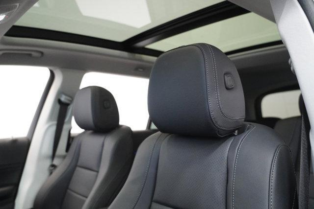 new 2025 Mercedes-Benz GLS 450 car, priced at $96,900