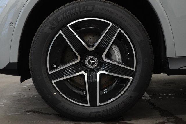 new 2025 Mercedes-Benz GLC 300 car, priced at $60,570
