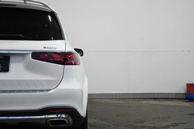 new 2025 Mercedes-Benz GLS 450 car, priced at $109,625