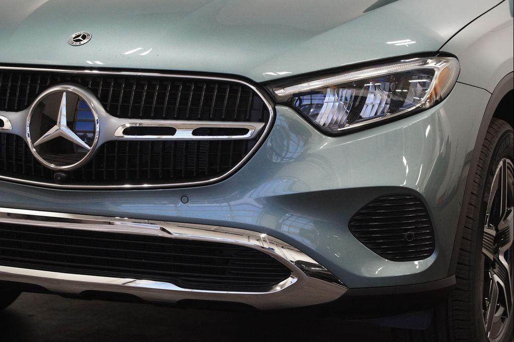 new 2026 Mercedes-Benz GLC 300 car, priced at $60,485