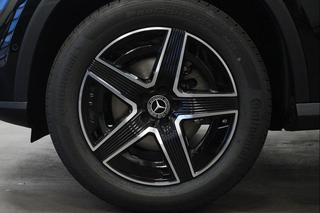 new 2026 Mercedes-Benz GLC 300 car, priced at $60,385