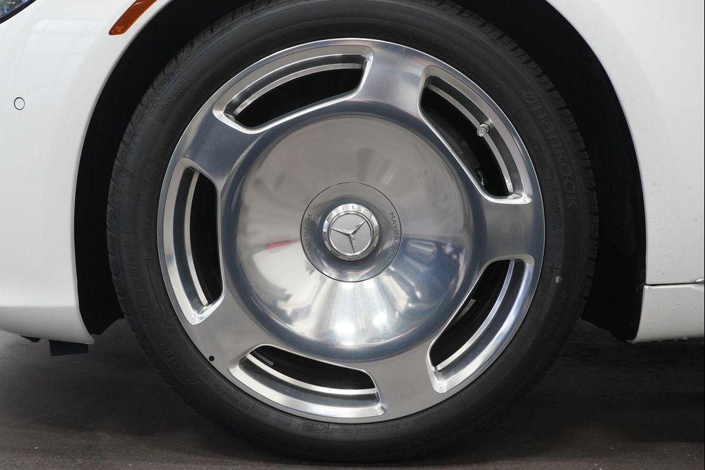 new 2026 Mercedes-Benz Maybach S 580 car, priced at $237,285