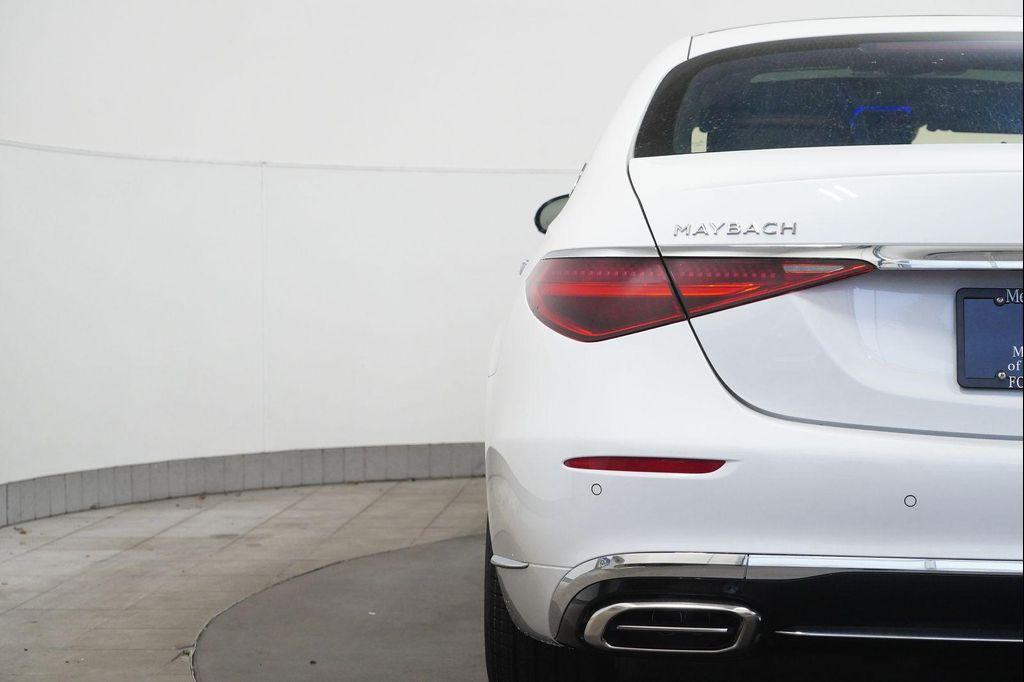 new 2026 Mercedes-Benz Maybach S 580 car, priced at $237,285