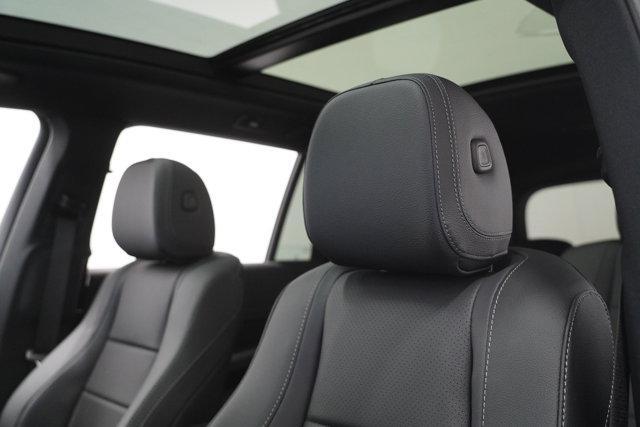 new 2025 Mercedes-Benz GLS 450 car, priced at $95,365
