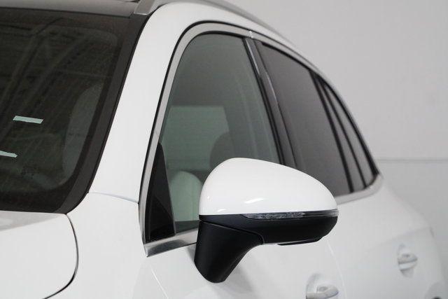 new 2025 Mercedes-Benz GLC 300 car, priced at $55,270