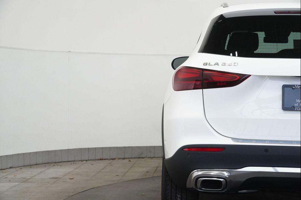 new 2026 Mercedes-Benz GLA 250 car, priced at $49,330