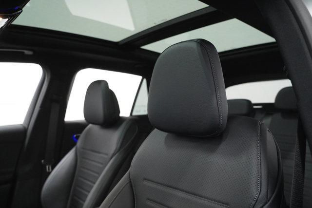 new 2025 Mercedes-Benz GLC 300 car, priced at $67,320