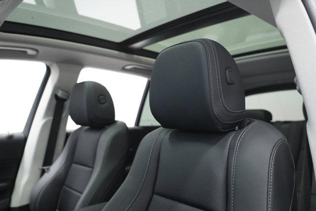 new 2025 Mercedes-Benz GLE 450e car, priced at $84,000