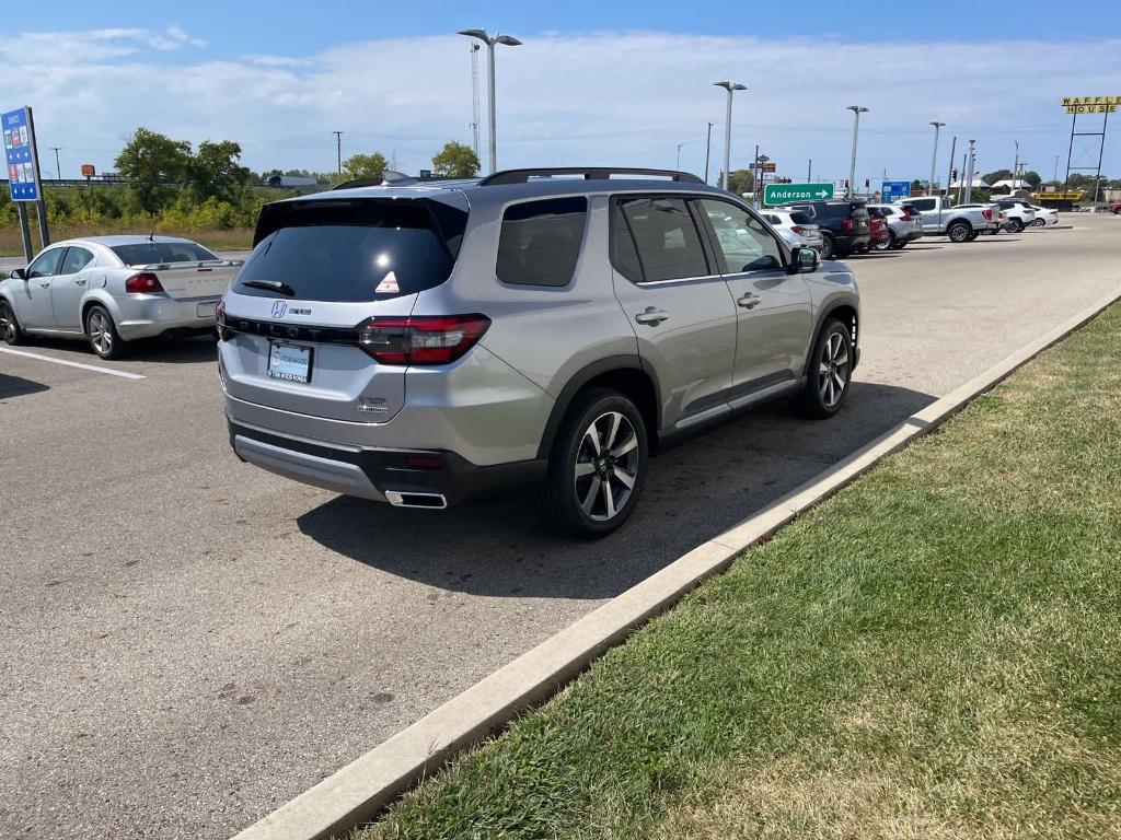 new 2025 Honda Pilot car, priced at $47,626