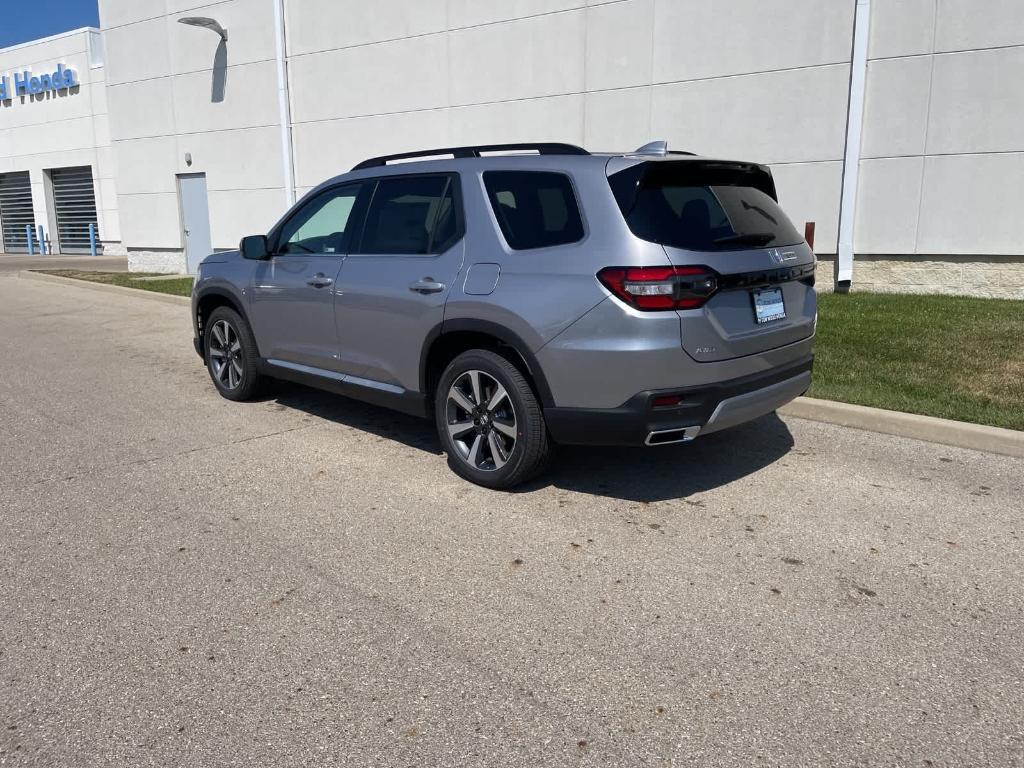 new 2025 Honda Pilot car, priced at $47,626