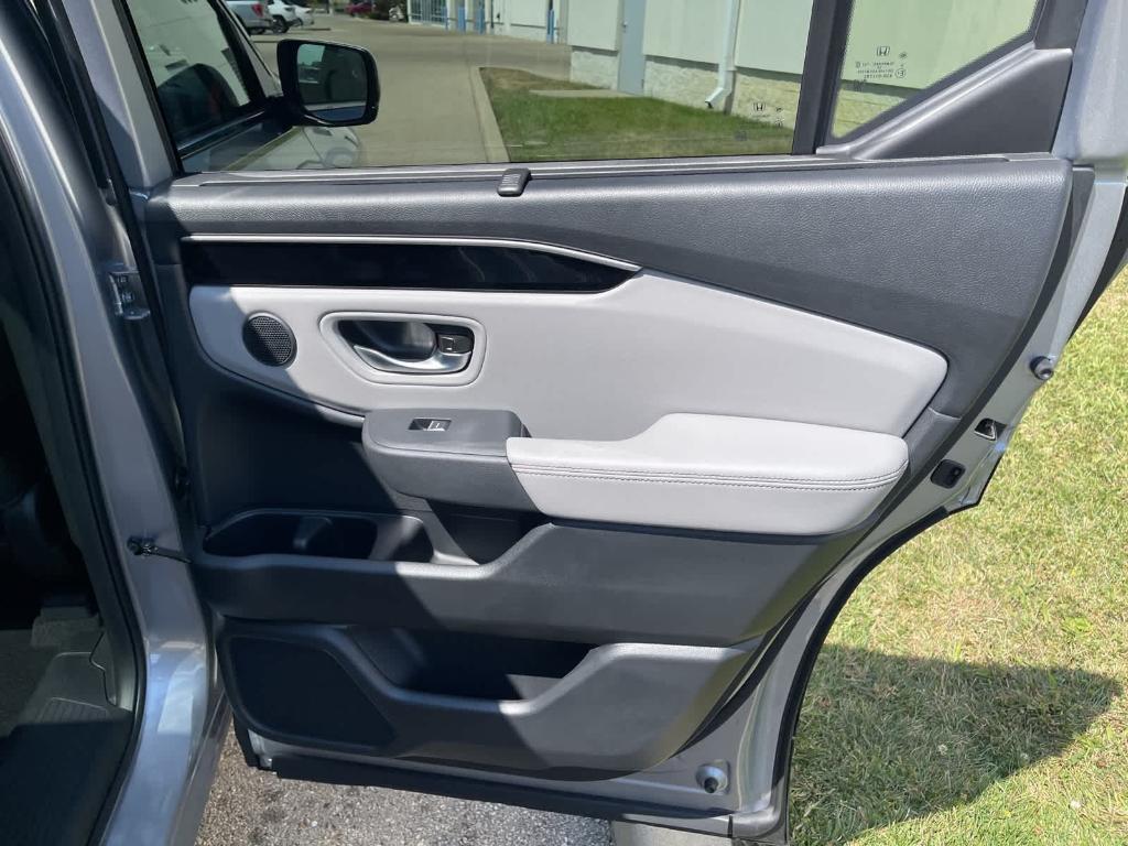 new 2025 Honda Pilot car, priced at $47,626