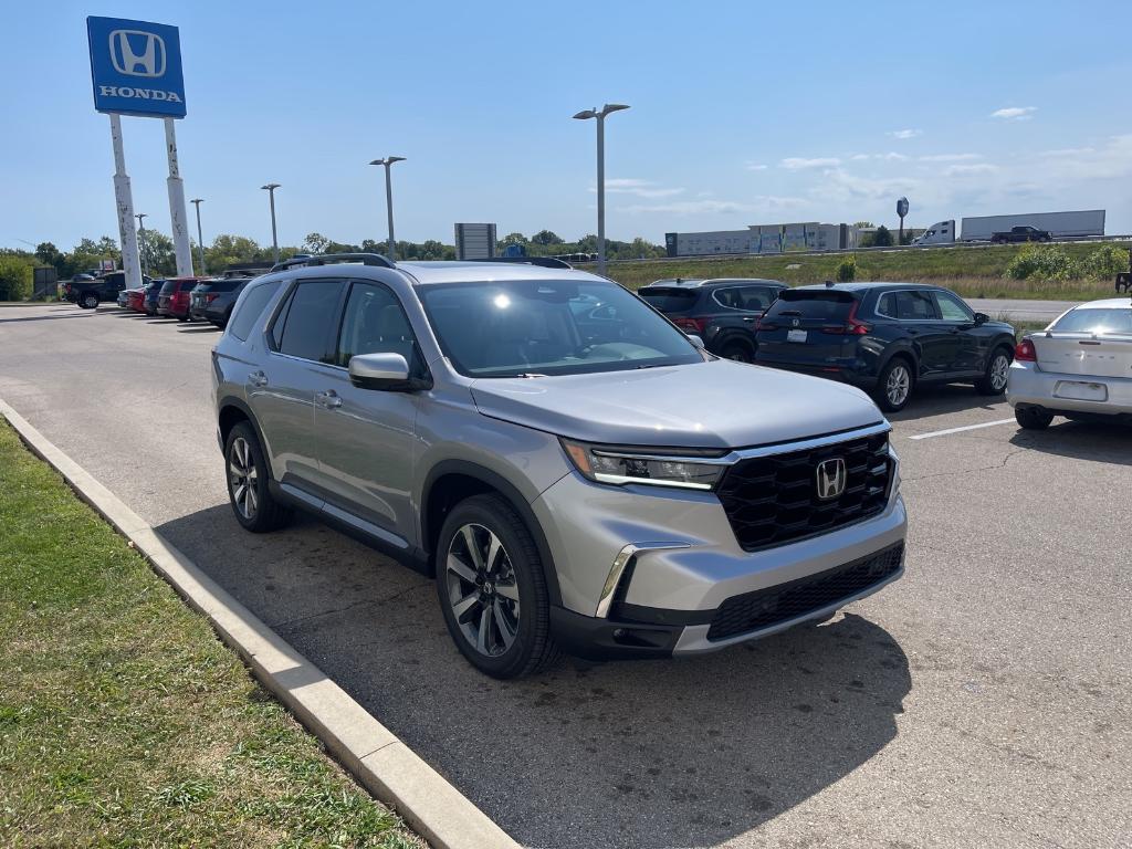 new 2025 Honda Pilot car, priced at $51,095