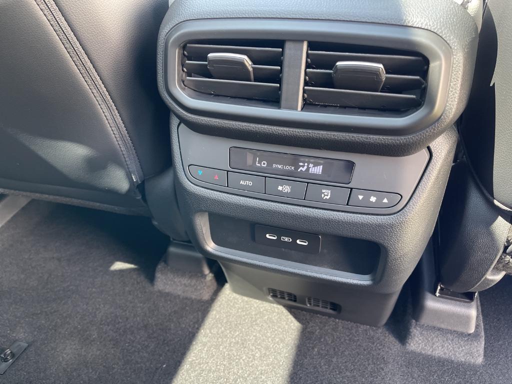 new 2025 Honda Pilot car, priced at $51,095
