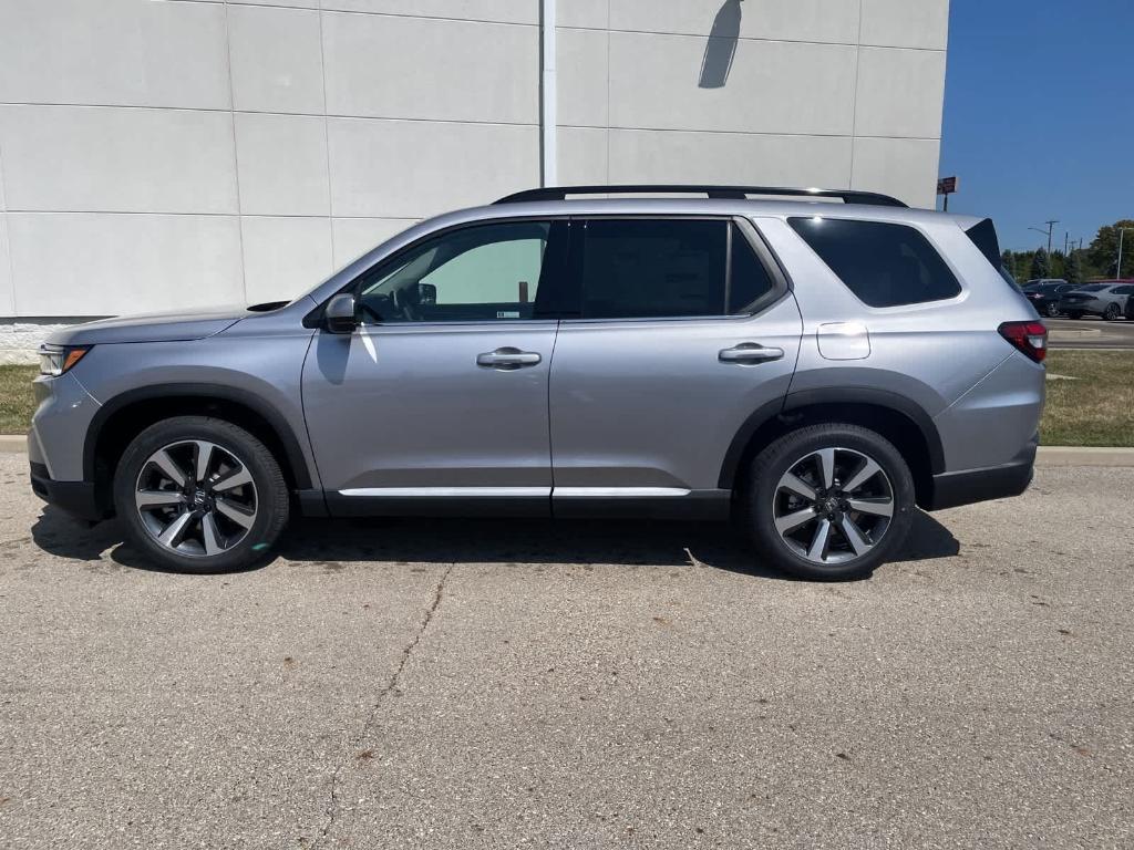 new 2025 Honda Pilot car, priced at $47,626