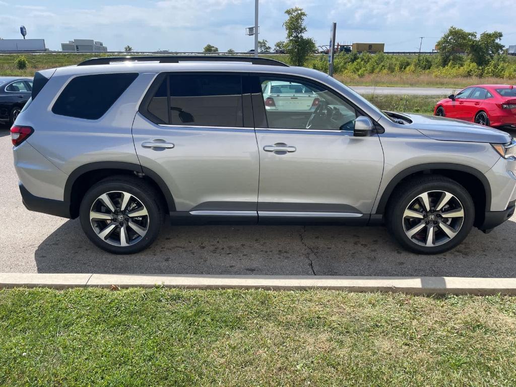 new 2025 Honda Pilot car, priced at $47,626
