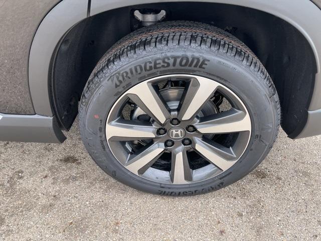 new 2025 Honda Pilot car, priced at $51,050