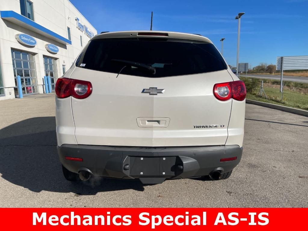 used 2011 Chevrolet Traverse car, priced at $3,000