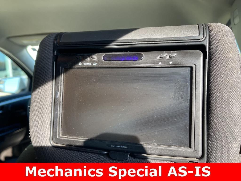 used 2011 Chevrolet Traverse car, priced at $3,000