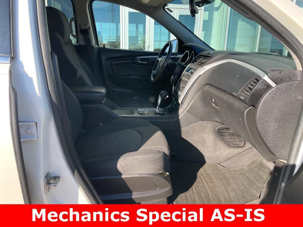 used 2011 Chevrolet Traverse car, priced at $3,000