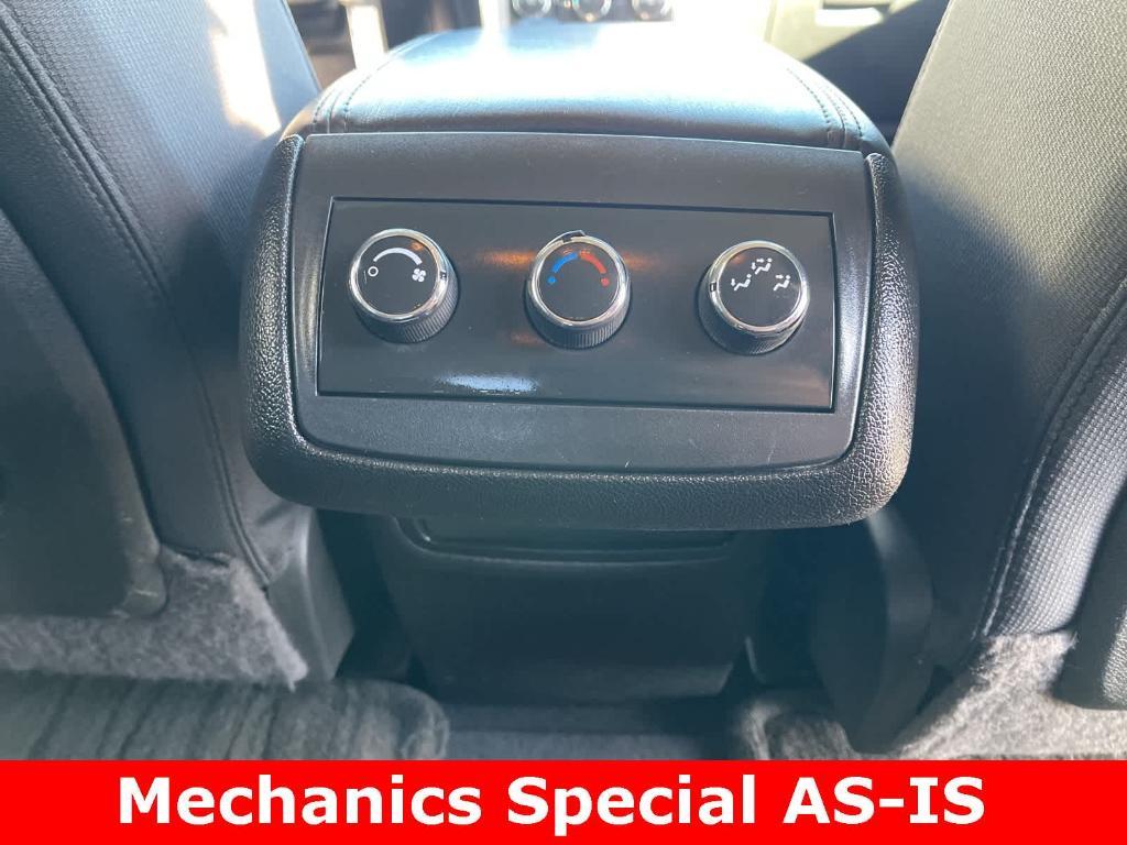 used 2011 Chevrolet Traverse car, priced at $3,000