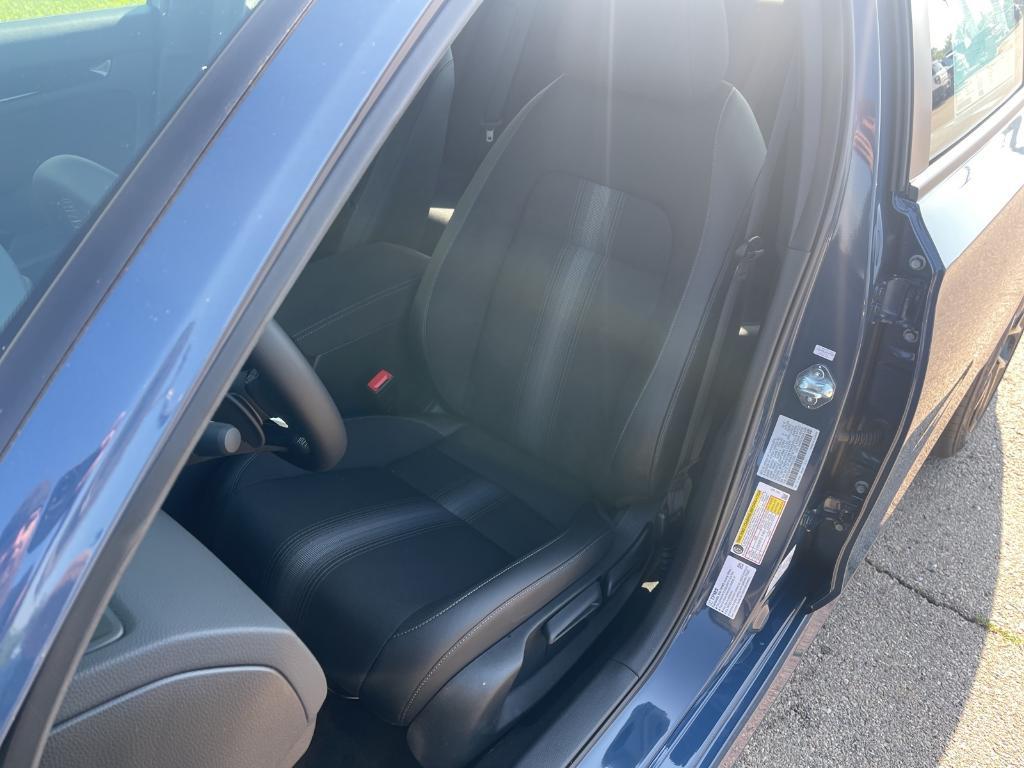 new 2025 Honda Civic Hybrid car, priced at $30,555