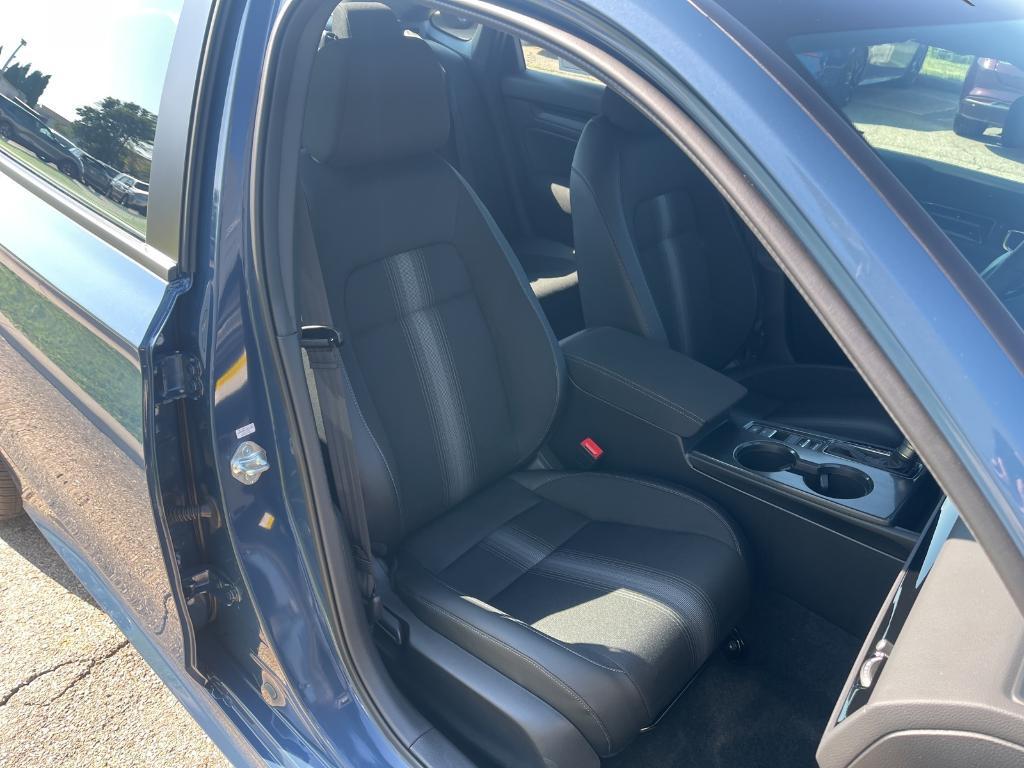 new 2025 Honda Civic Hybrid car, priced at $30,555