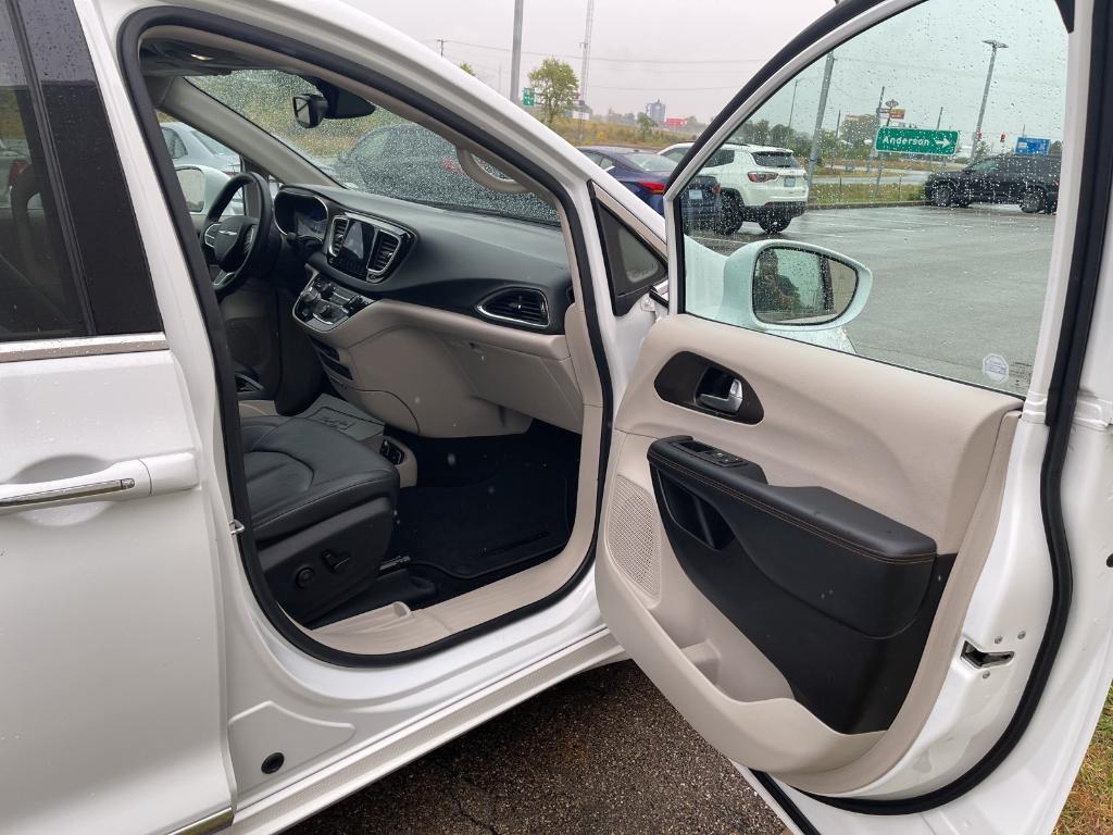 used 2017 Chrysler Pacifica car, priced at $11,998