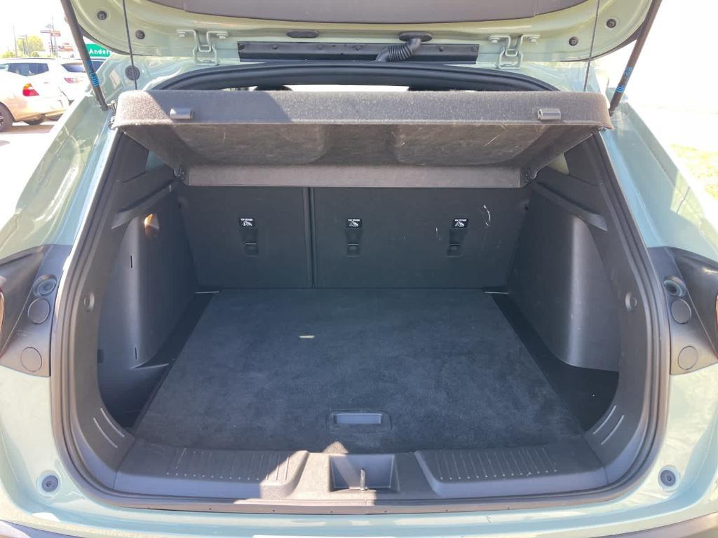 used 2024 Chevrolet Trax car, priced at $22,251