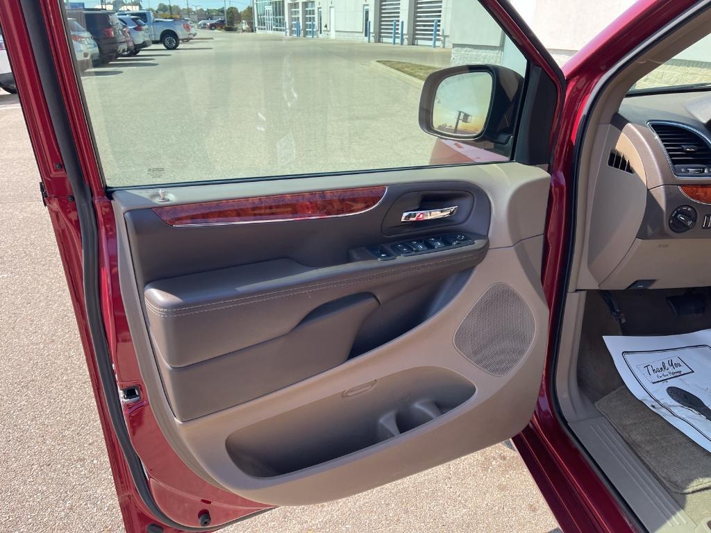 used 2015 Chrysler Town & Country car, priced at $8,995
