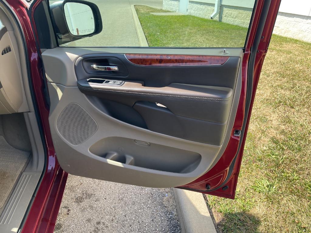 used 2015 Chrysler Town & Country car, priced at $8,995