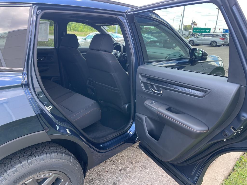 new 2026 Honda CR-V Hybrid car, priced at $40,250