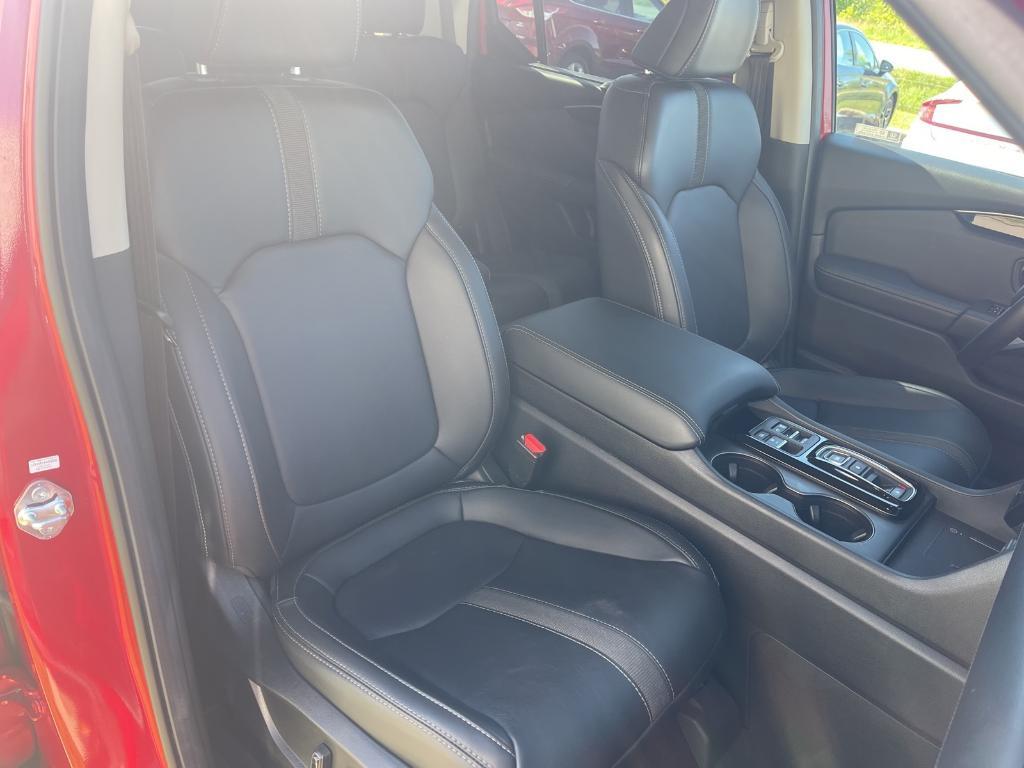 used 2025 Honda Pilot car, priced at $42,847