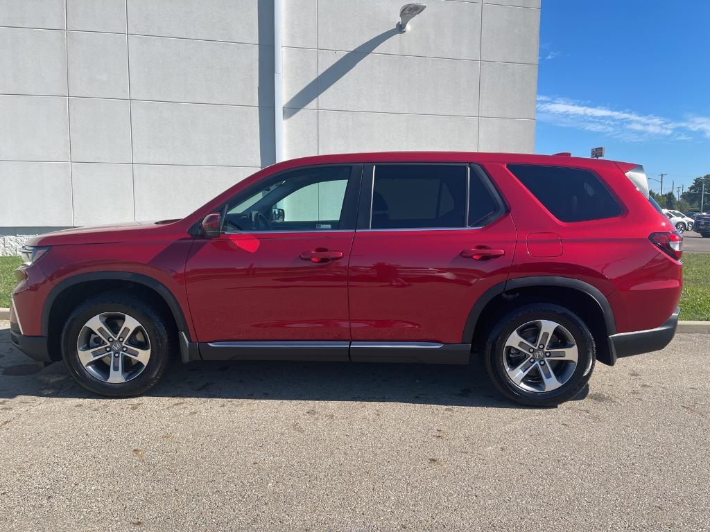 used 2025 Honda Pilot car, priced at $42,847
