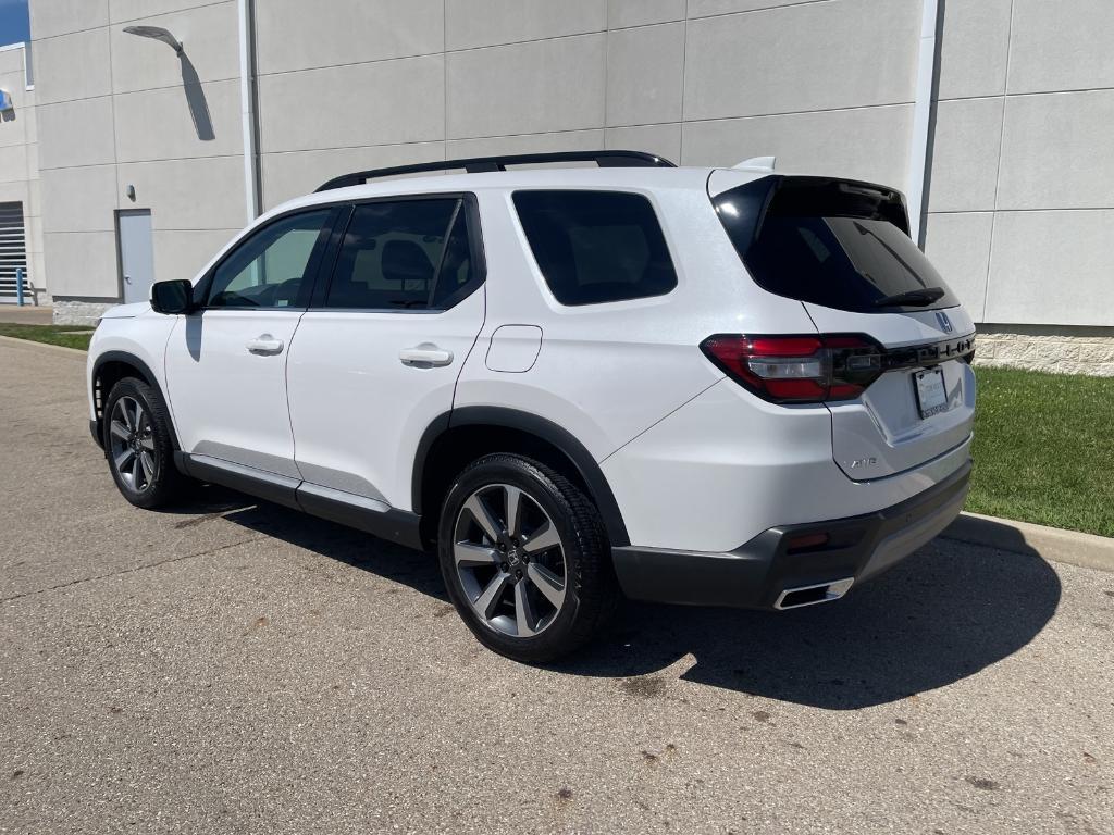 used 2023 Honda Pilot car, priced at $46,548