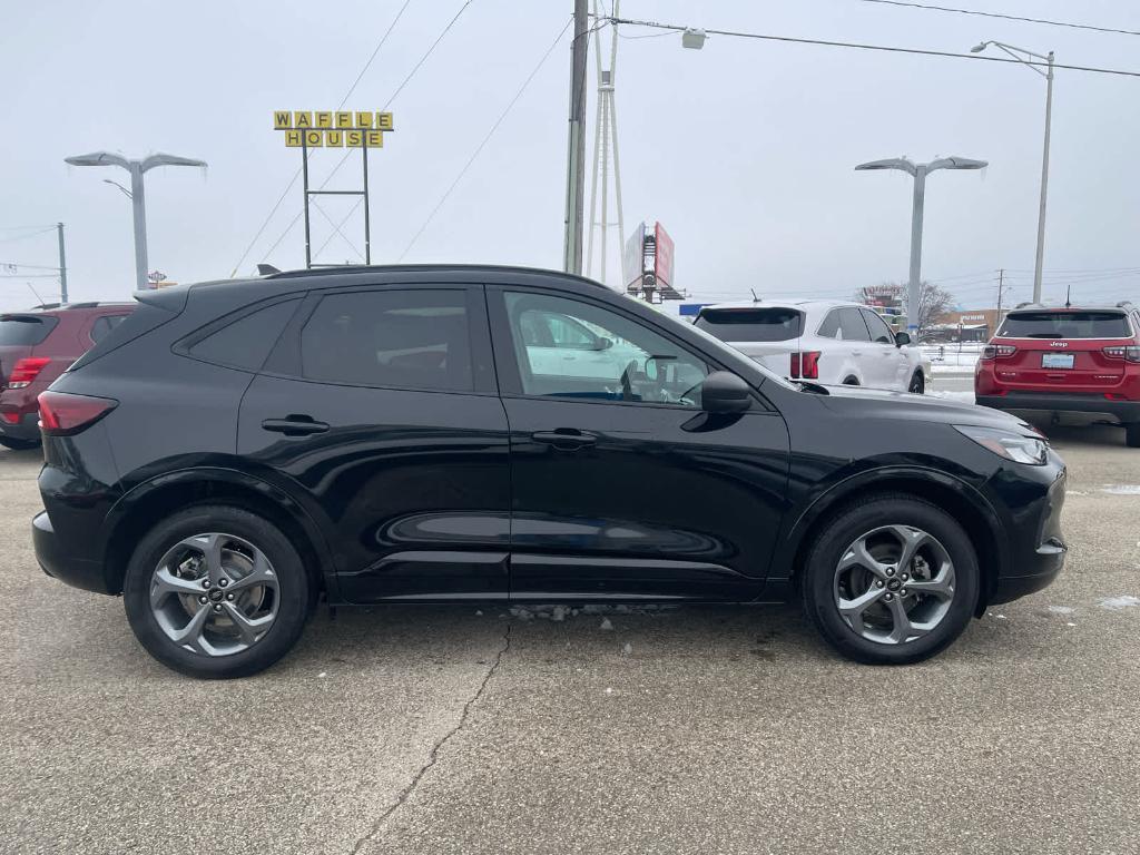 used 2023 Ford Escape car, priced at $21,371