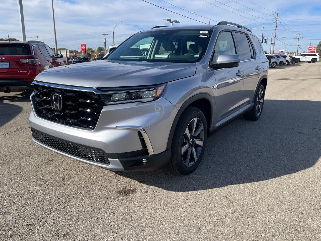 new 2025 Honda Pilot car, priced at $51,095