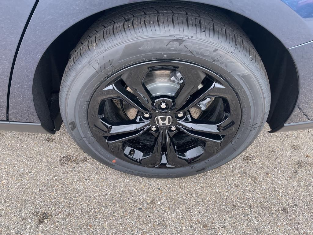 new 2025 Honda Accord car, priced at $31,710
