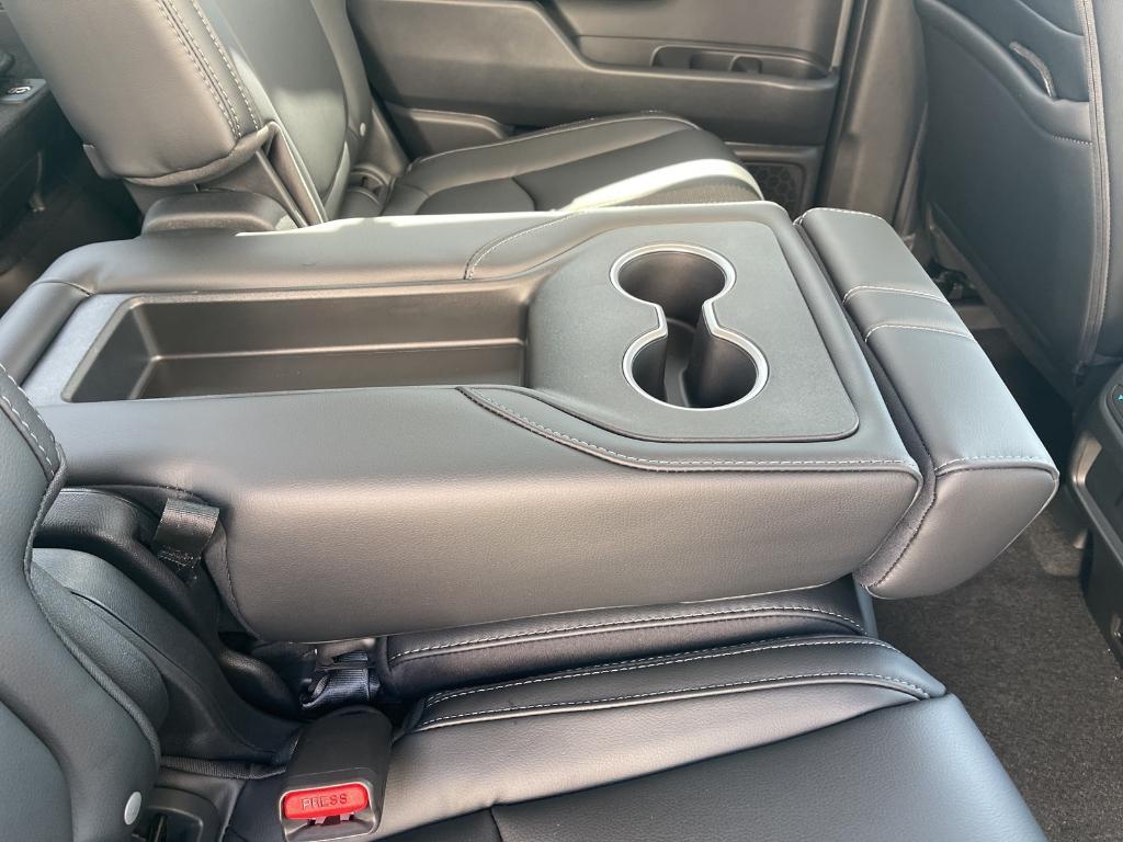 new 2025 Honda Pilot car, priced at $47,095