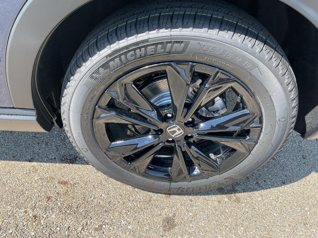 new 2026 Honda CR-V Hybrid car, priced at $43,645