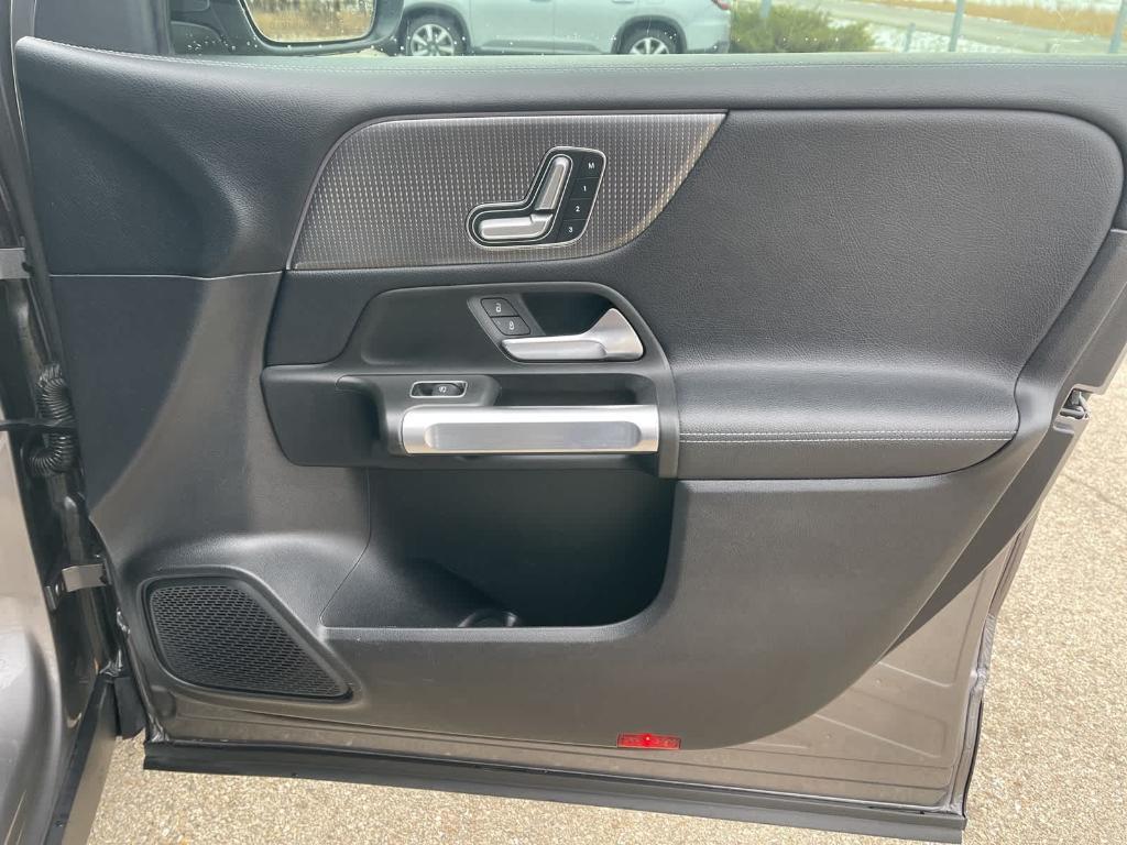 used 2021 Mercedes-Benz GLB 250 car, priced at $26,991