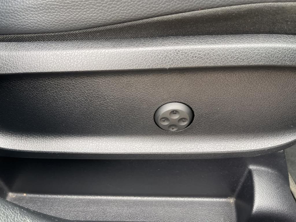 used 2021 Mercedes-Benz GLB 250 car, priced at $26,991