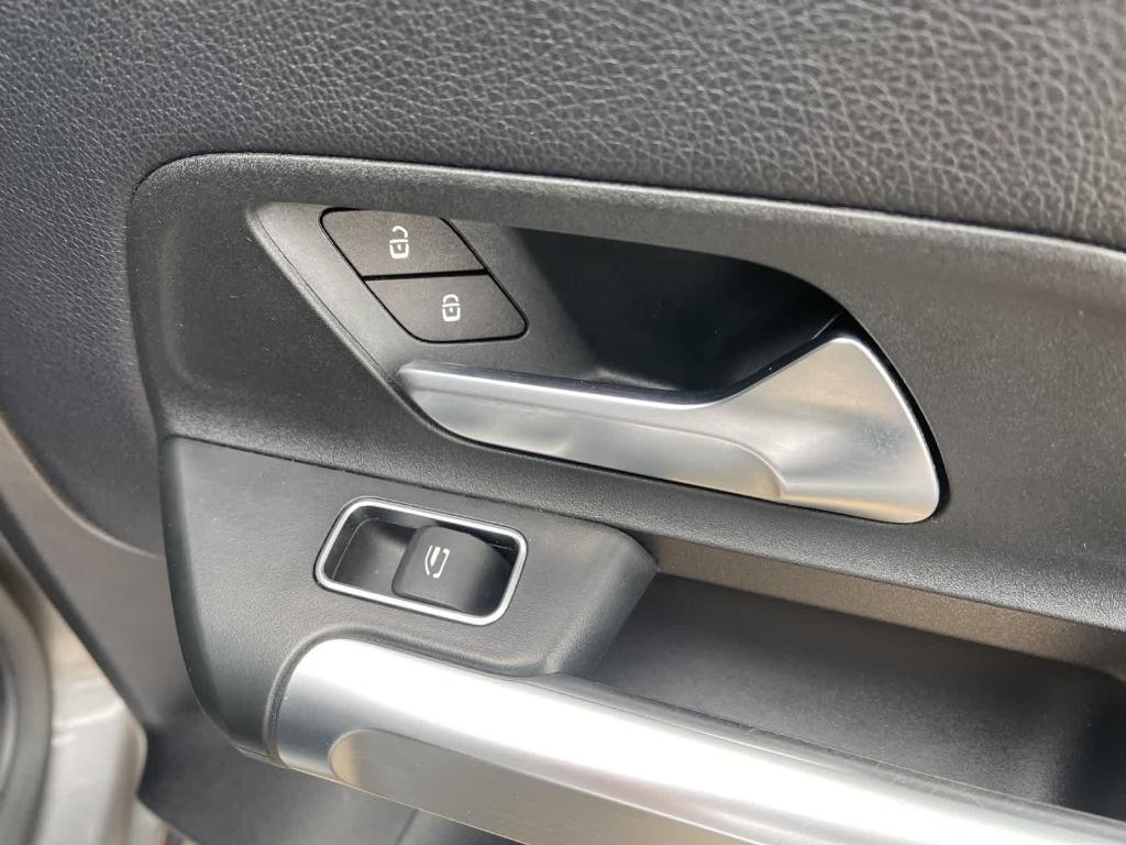 used 2021 Mercedes-Benz GLB 250 car, priced at $26,991