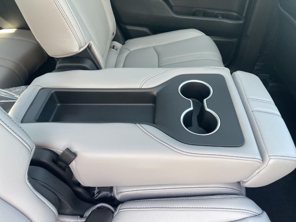 new 2025 Honda Pilot car, priced at $52,950