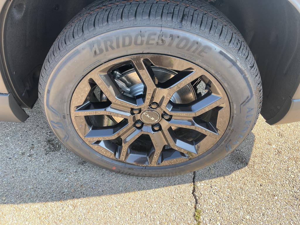 new 2025 Honda Pilot car, priced at $52,950