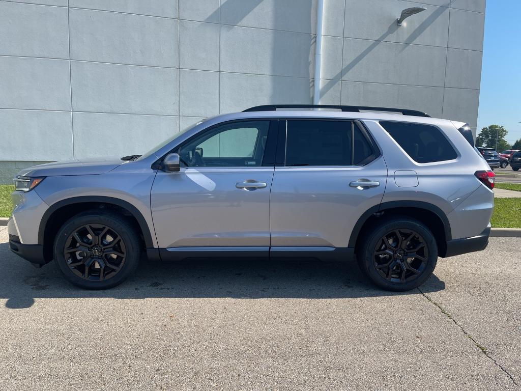 new 2025 Honda Pilot car, priced at $52,950
